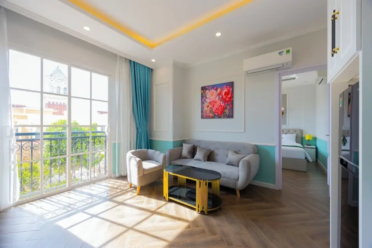 Apartment with city view