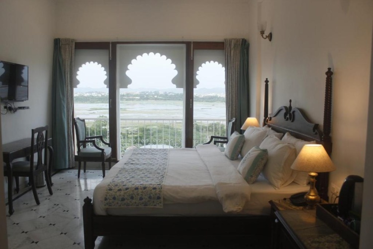 Superior Double room with lake view