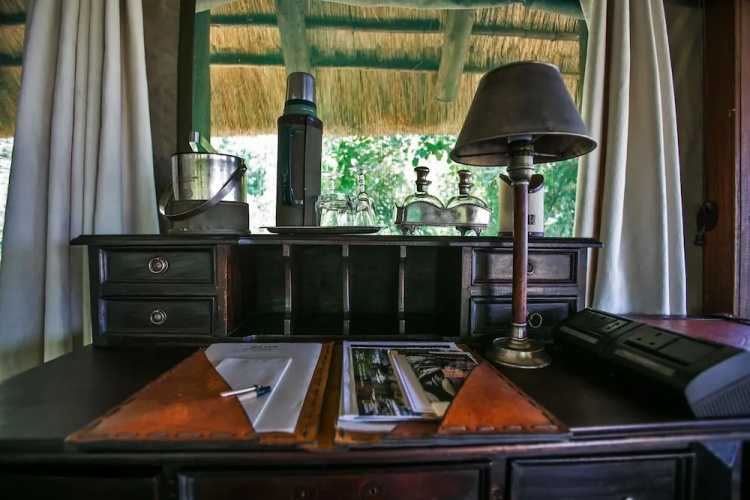 Selinda Camp