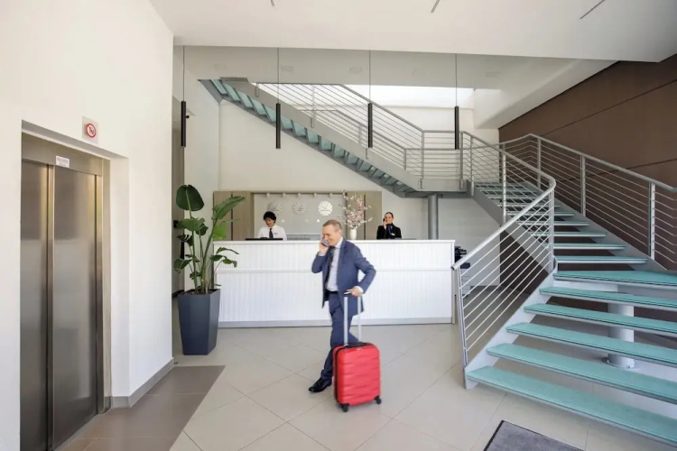 Simon Hotel Aprilia