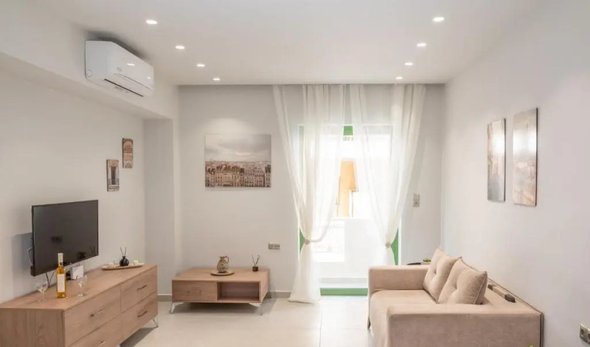 Loutraki House