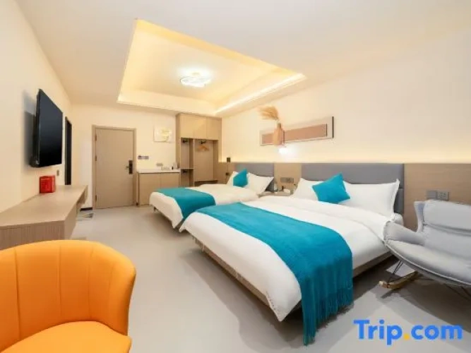 Standard Twin room with balcony