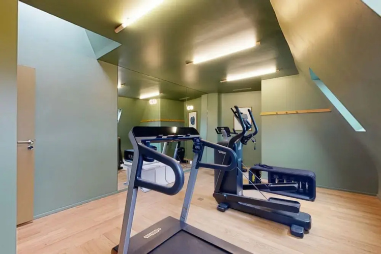 Delightful 1-bed Studio w Shared Co-working Space