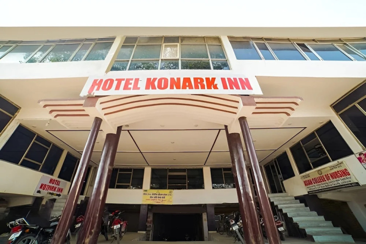 Hotel Konark Inn - バレーリー