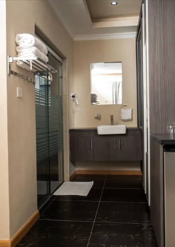 Charchoma Accommodation- Wells Villa