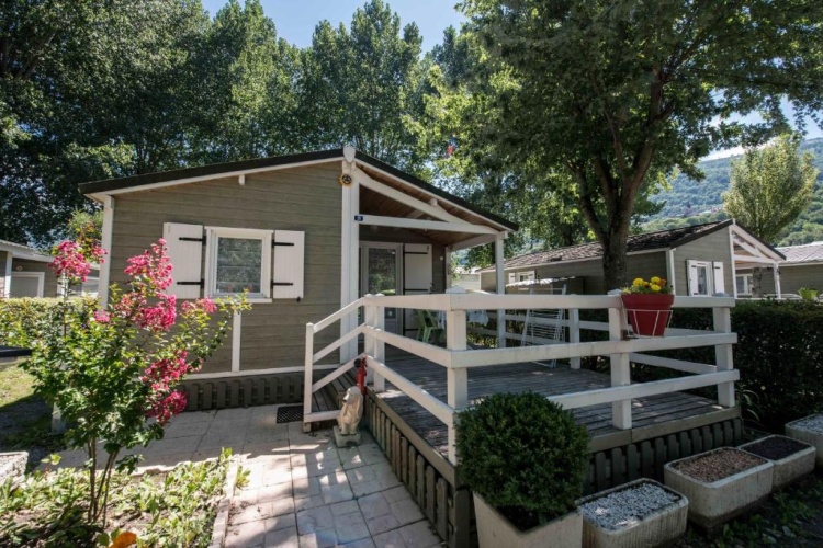 2 Bedrooms Chalet