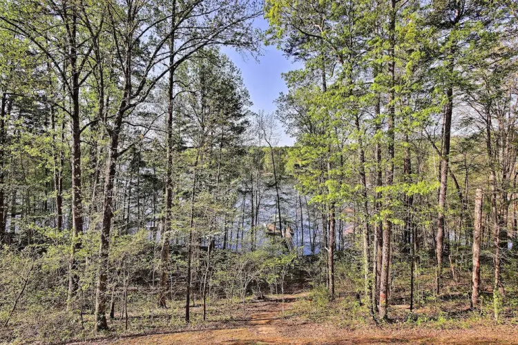 Lakefront South Carolina Abode w/ Deck & Boat Dock