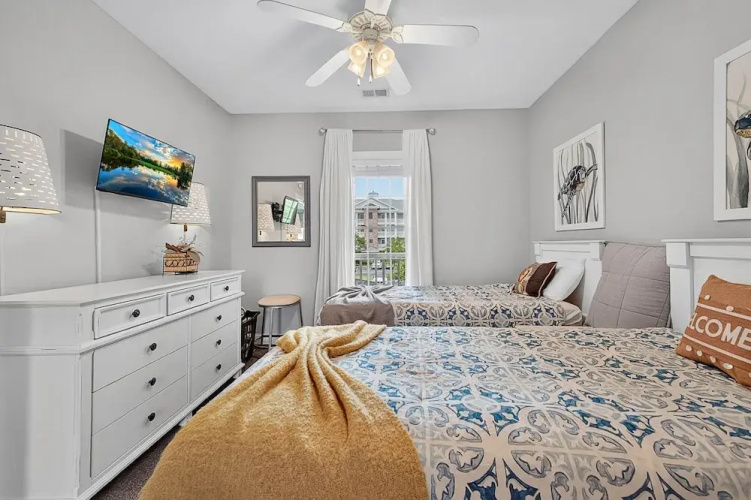 Magnolia Pointe Luster Leaf 4890-203 2 Bedroom Condo