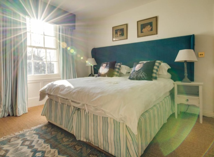 5 Bedrooms Cottage