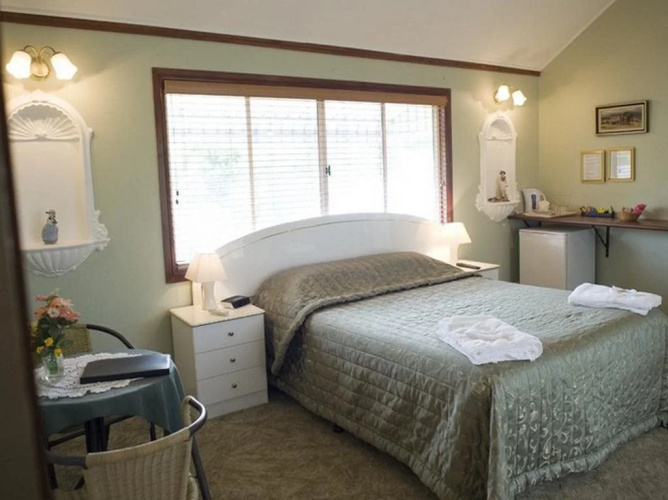 Ainslie Manor Guests House
