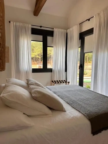 Apartment with partial sea view