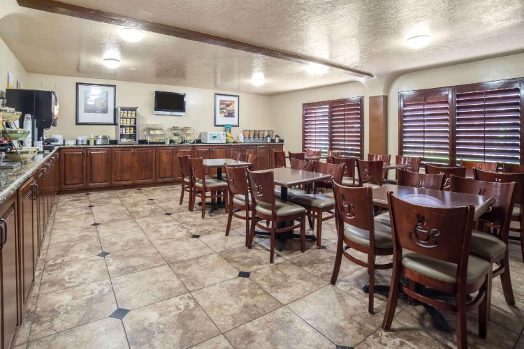 Quality Inn South Bluff photo 24