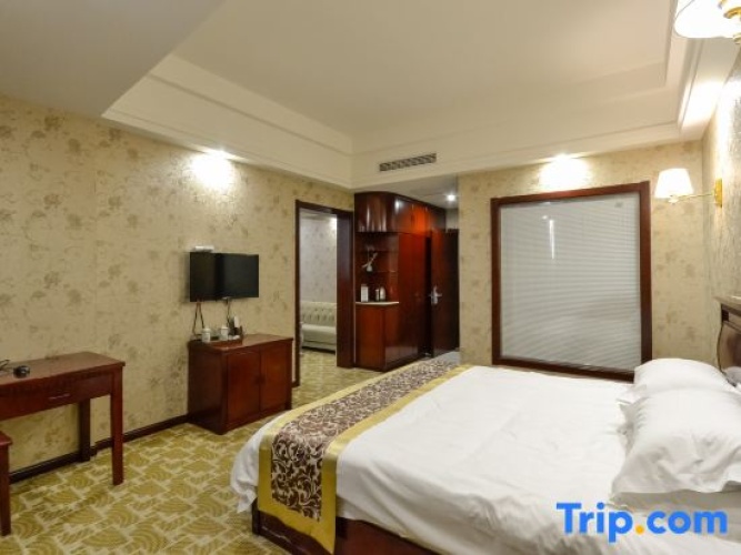 Deluxe Double Suite