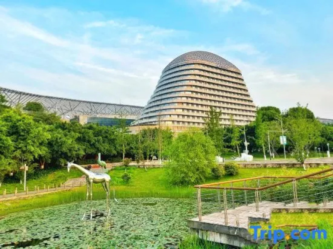 Huarong Hotel