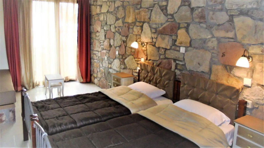 Ataviros Hotel