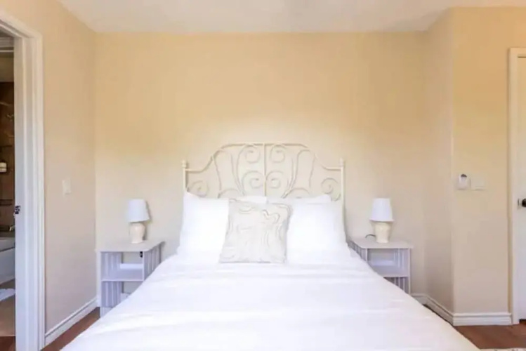 Entire Guesthouse in Southeast Austin