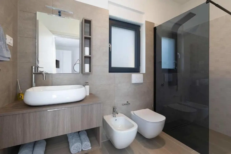 4 Bedrooms Villa