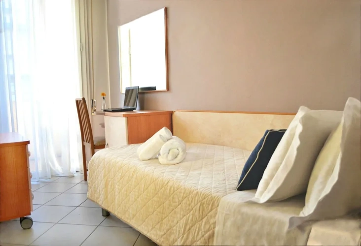 Deluxe Single room