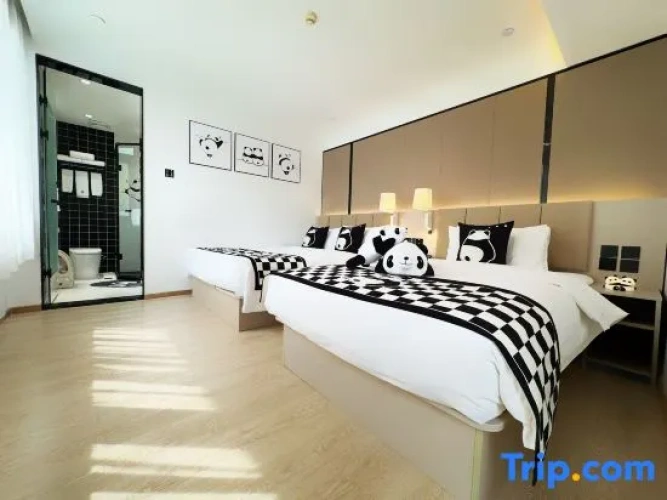 Deluxe Triple Family Suite
