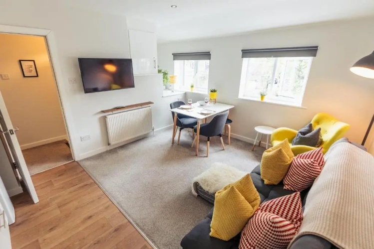 1 Bedroom Apartment