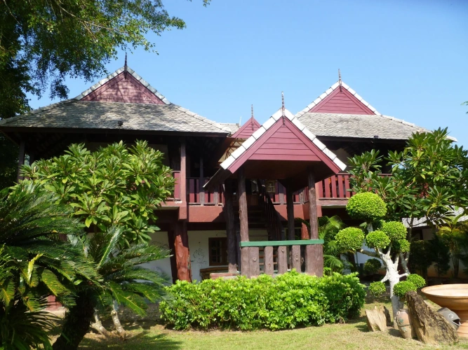 4 Bedrooms Cottage with balcony
