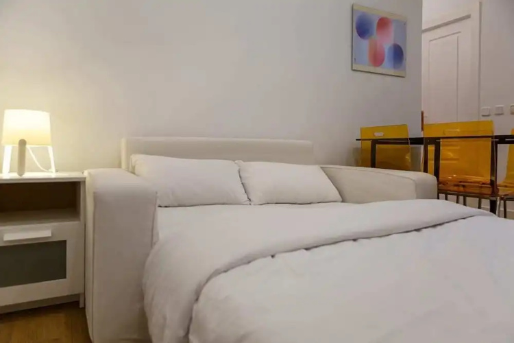 Cozy Apartment for 4 near Sol