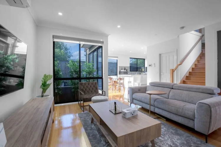 Impressive & Spacious new Townhouse@preston