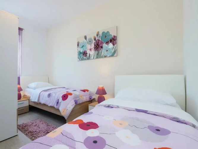 5 Villa Antique With Extra Large Pool