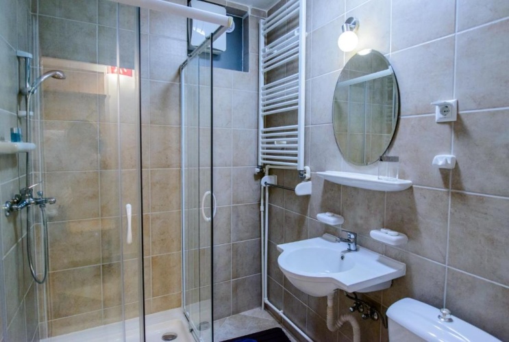 Economy Quadruple room