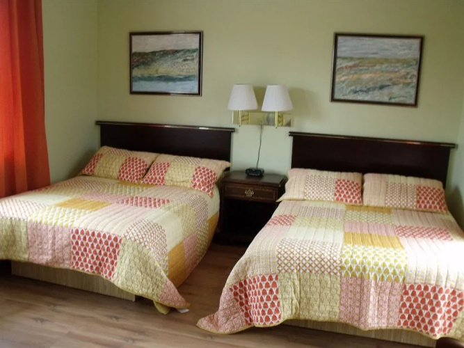 La Plage Motel