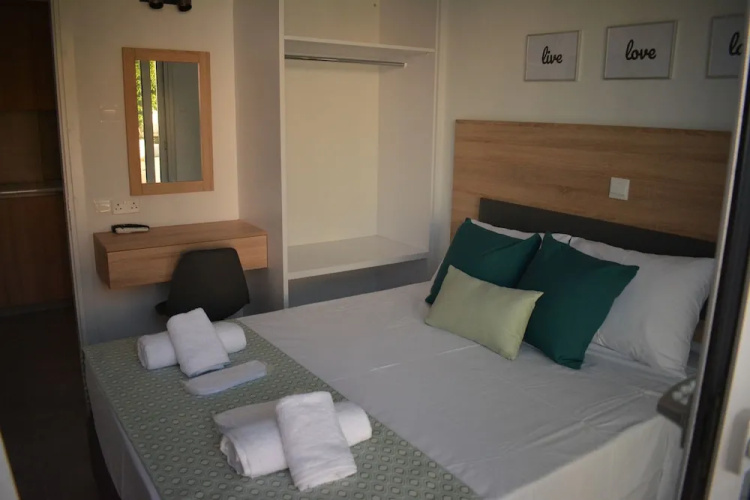 Green Bay Suites