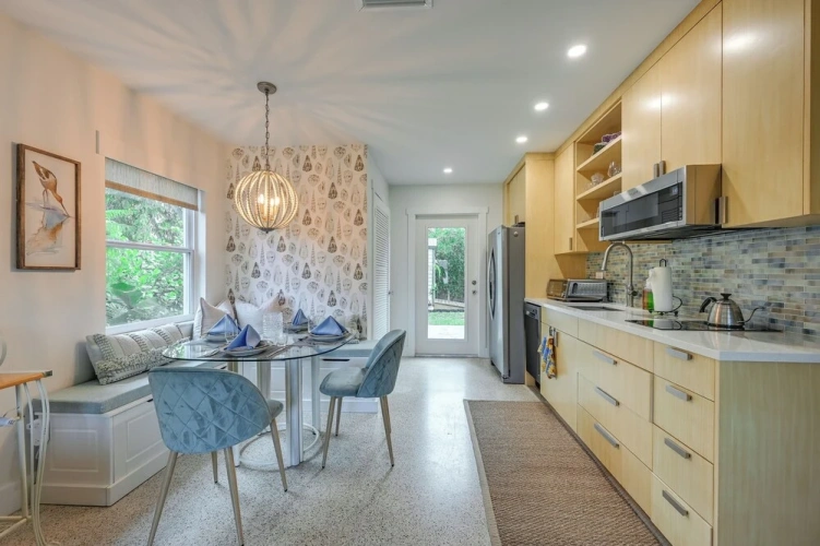 2 Bedrooms Apartment