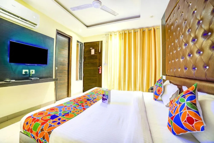 FabHotel Diamond