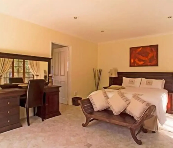Three Palms Luxury Cottage