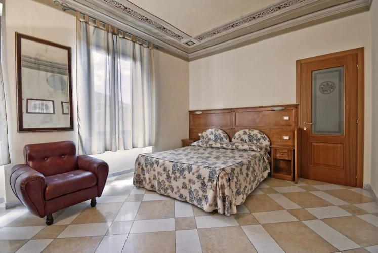 Standard Quadruple room with city view
