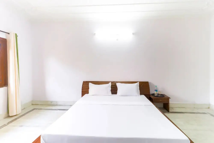 Sunshine by OYO Rooms