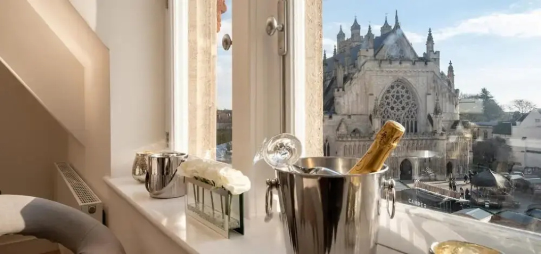 Cathedral Yard - An Exclusive Private Apartment on Cathedral Green, Exeter