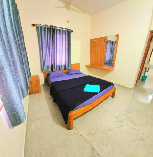 Upgraded 2 Bed 2 Bath w Living and Kitchen