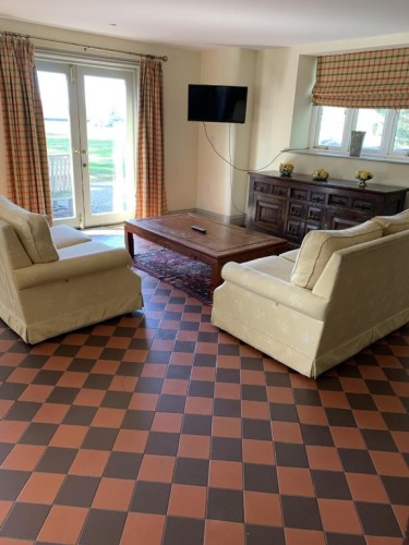 2 Bedrooms Cottage