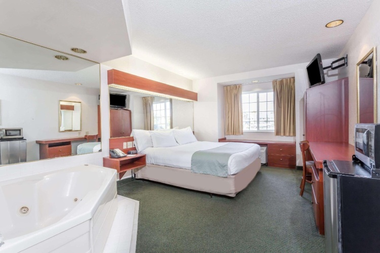 Deluxe Double Suite