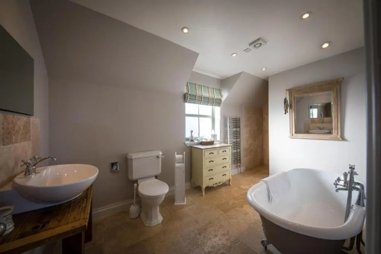 Standard room with mountain view