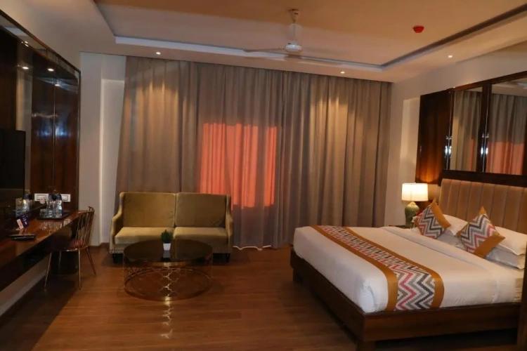 Grand room