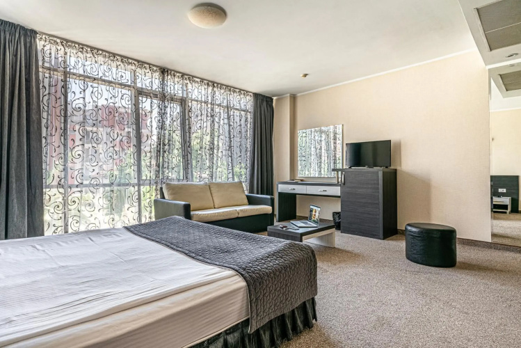 Hotel Noris