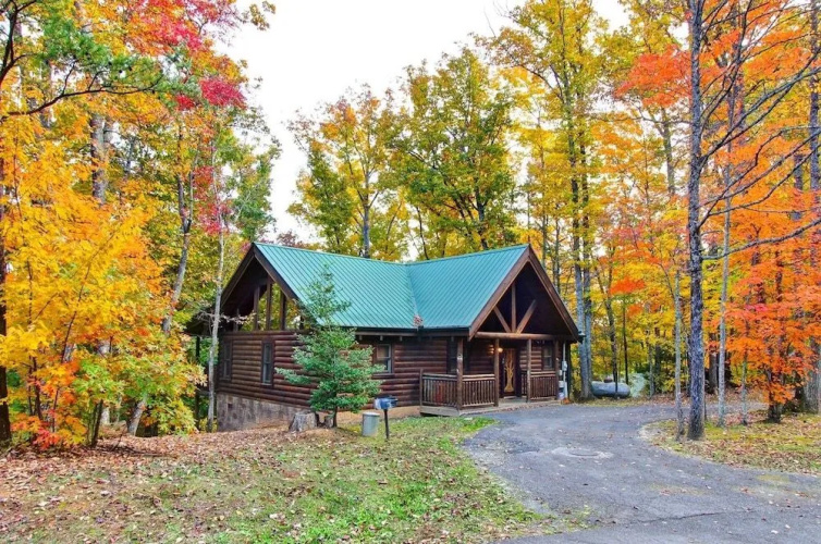 Whispering Winds 2 Bedrooms 2 Bathrooms Cabin