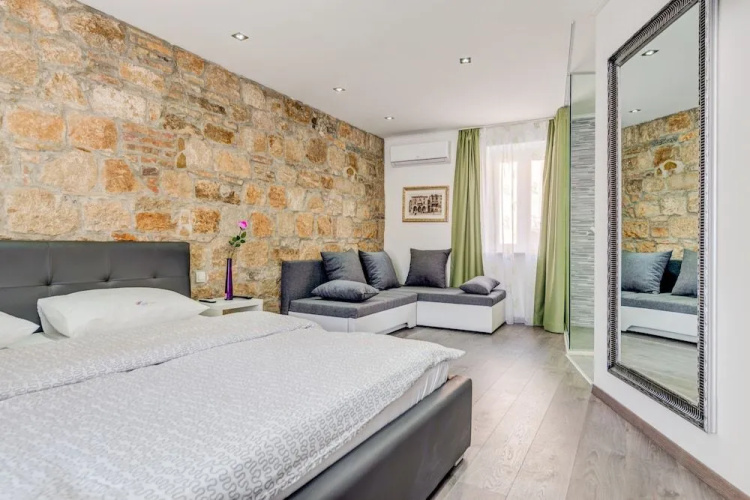 Split Suites centre rooms Olga & Petra