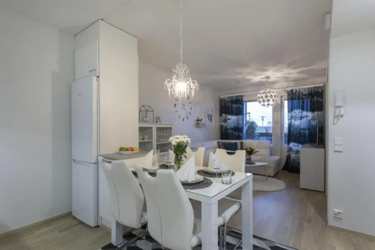 Tuomas' Luxurious Suites, Nilo