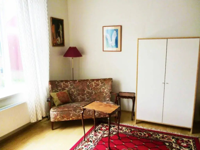 Arni's Place