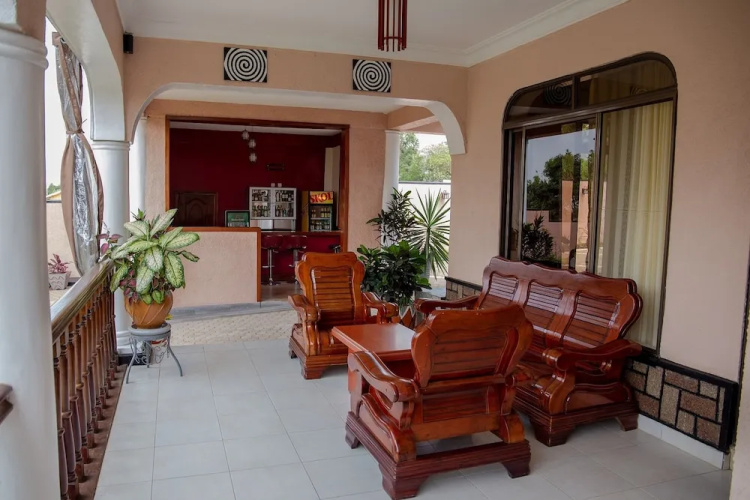 Ezra boutique villa