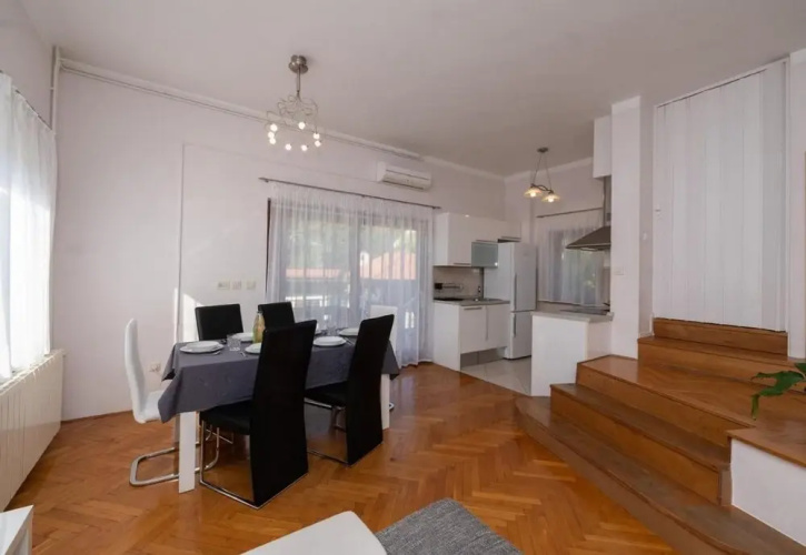 Seaview Apartment Lara