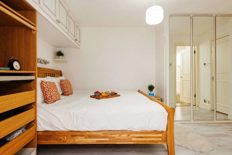 The Gloucester Terrace Abode - EFG